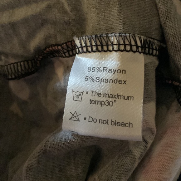 LILBETTER MIDI DRESS SIZE LARGE - Picture 7 of 9